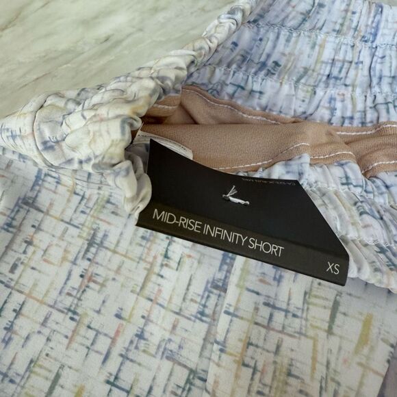 CALIA Women's Mid Rise Infinity Run Short Thatch Marks Cool Multi size XS NWT - Picture 5 of 9